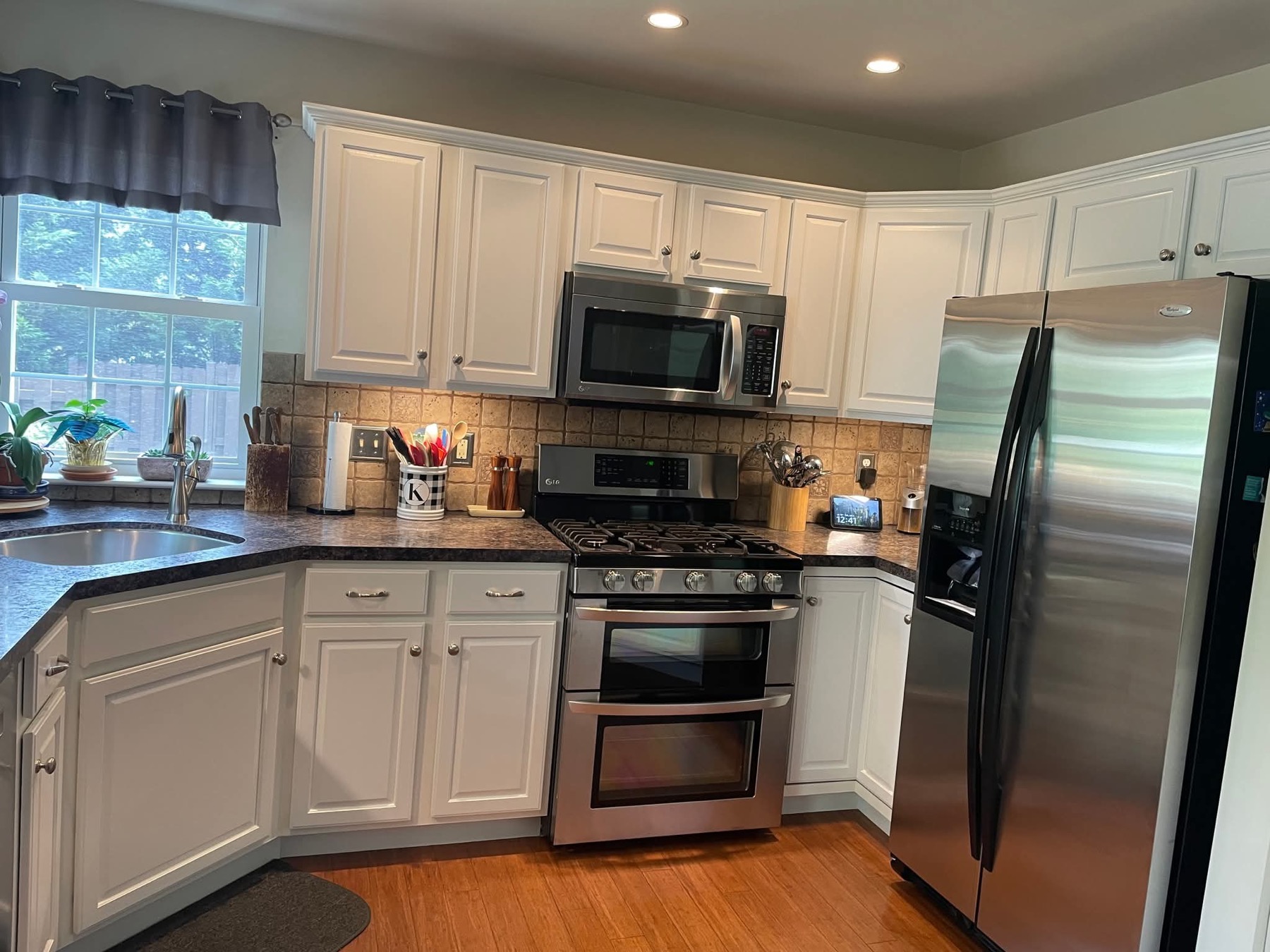 Kitchen cabinets, factory-smooth